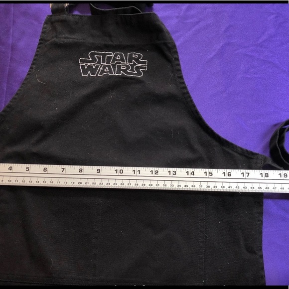 🤖🤖 STAR WARS Black Kids Apron by WILLAMS SONOMA - Picture 2 of 3